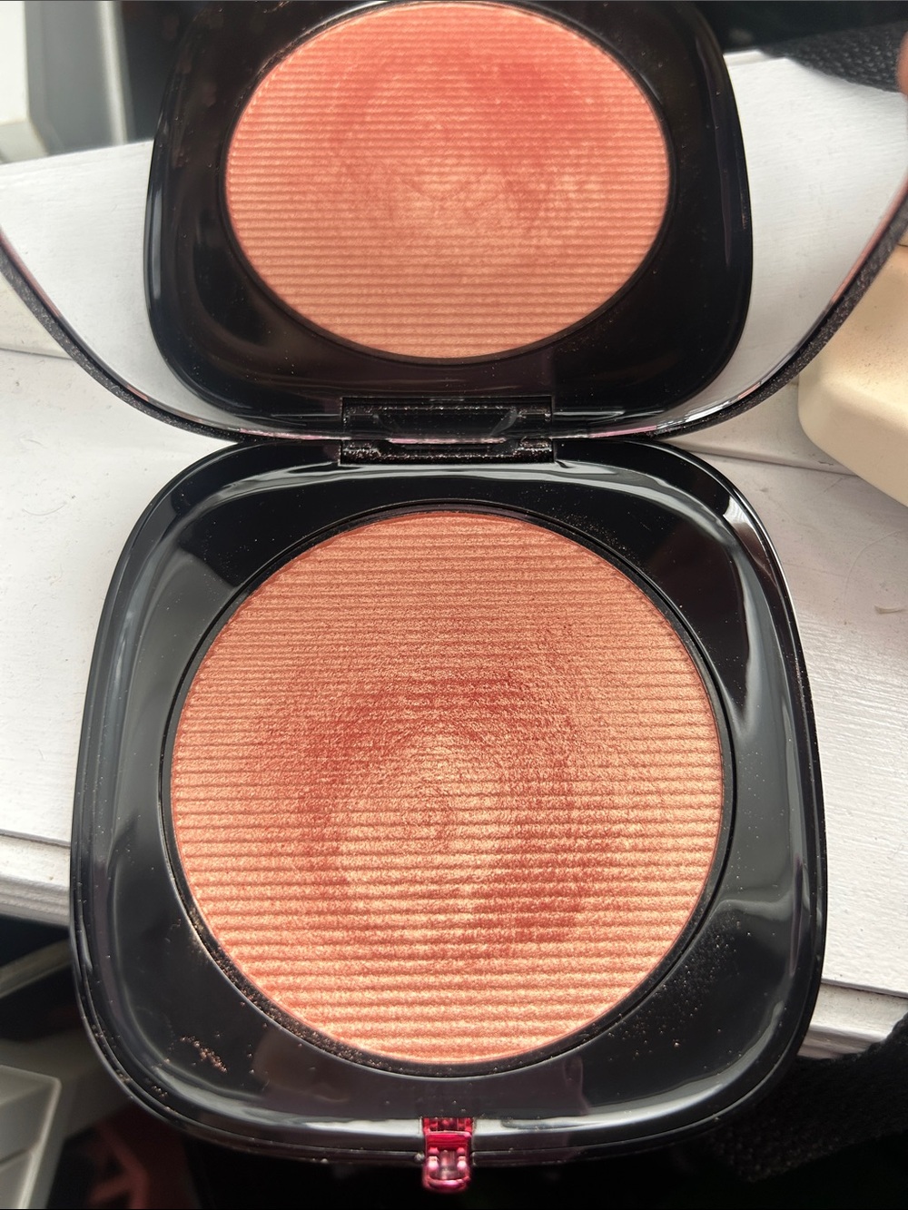 Marc Jacobs luminizer - Picture 2 of 4